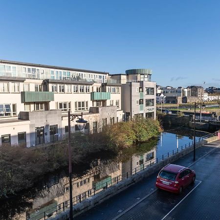 Modern Canal View Home, In City Centre, Sleeps 8 กัลเวย์ ภายนอก รูปภาพ